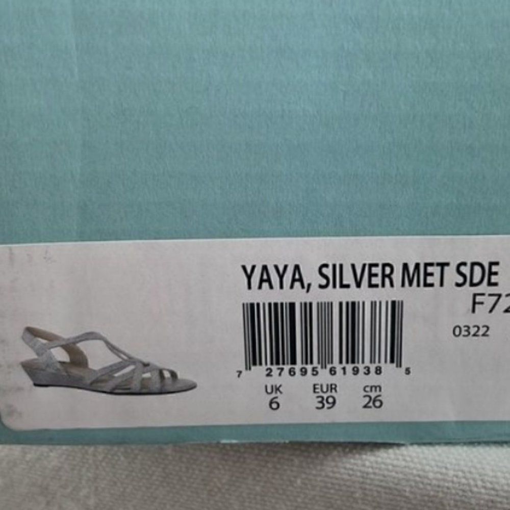 Life Stride Yaya Sandal Silver Size 8.5 Wide - Picture 7 of 7